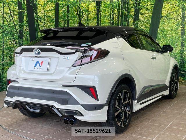 Toyota C-HR 2018-04 6814188-16