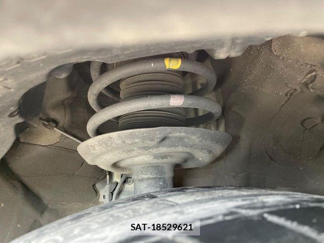 Toyota C-HR 2018-04 6814188-19