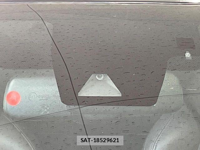 Toyota C-HR 2018-04 6814188-5