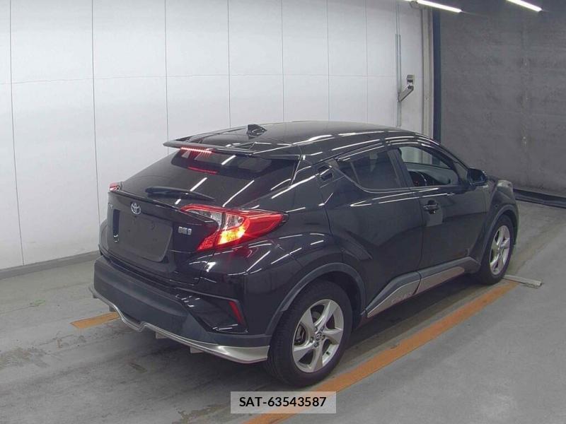 Toyota C-HR 2017 6844770-1