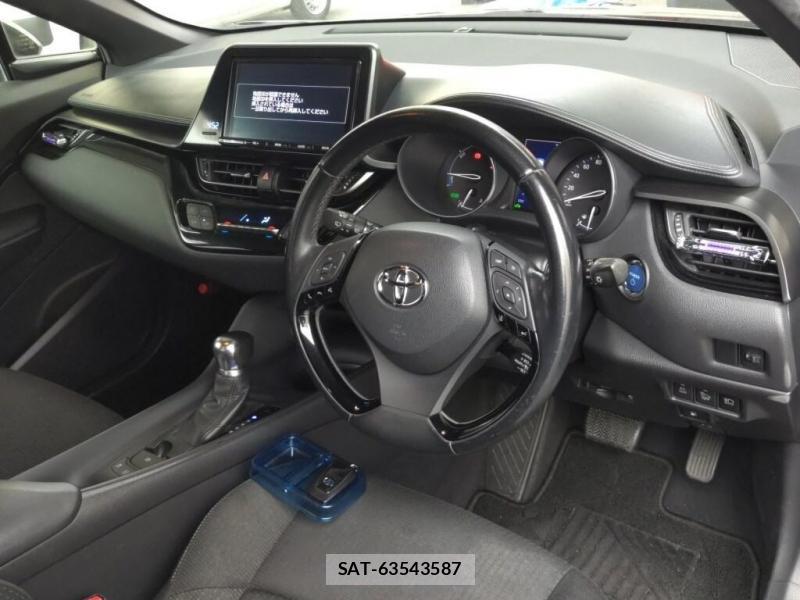 Toyota C-HR 2017 6844770-4