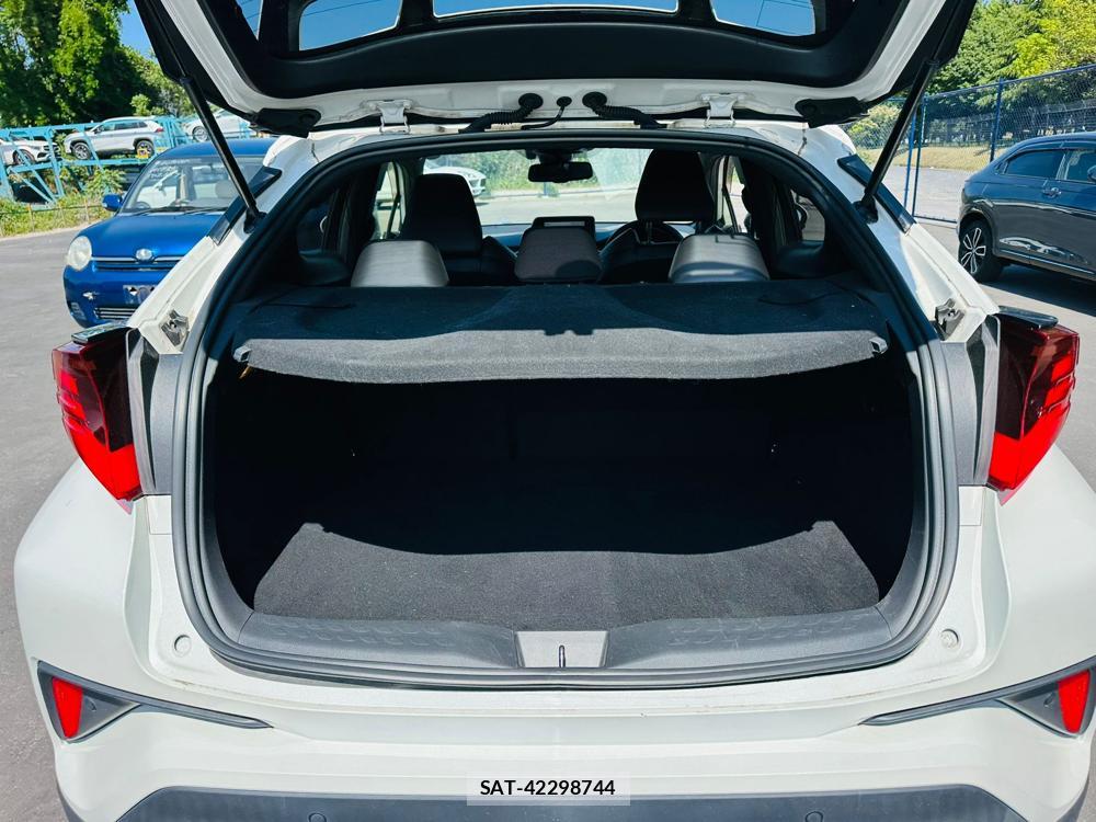 Toyota C-HR 2019 6341215-24