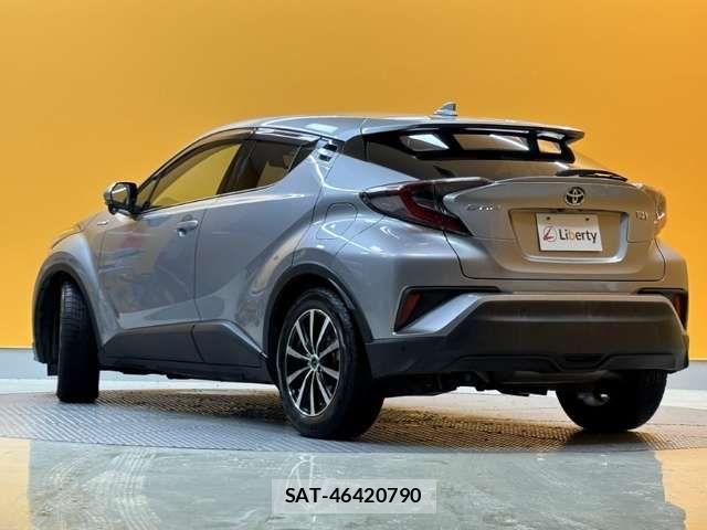 Toyota C-HR 2017-06 6903206-9