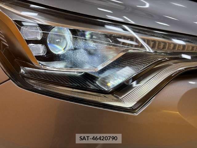 Toyota C-HR 2017-06 6903206-13