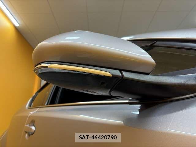 Toyota C-HR 2017-06 6903206-15