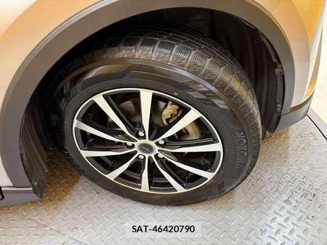 Toyota C-HR 2017-06 6903206-18