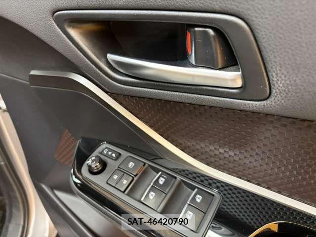 Toyota C-HR 2017-06 6903206-19
