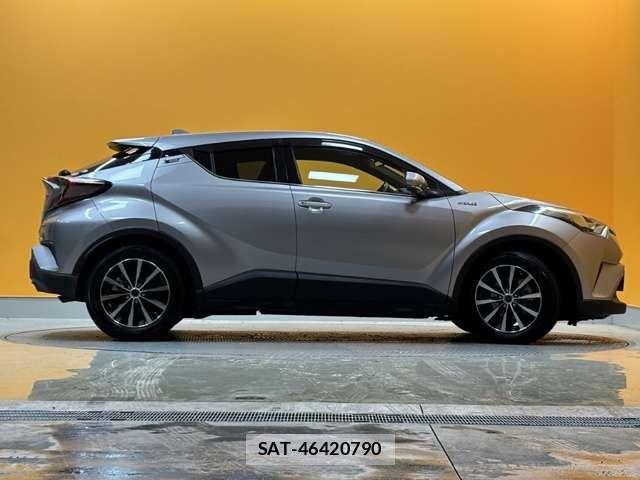 Toyota C-HR 2017-06 6903206-6