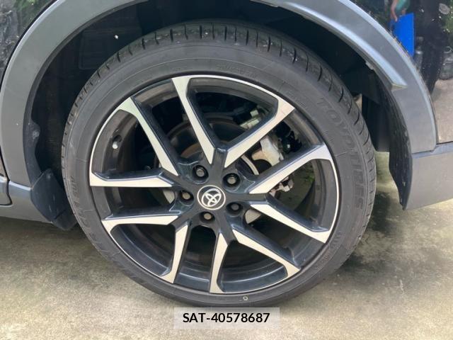 Toyota C-HR 2019-12 6903184-4