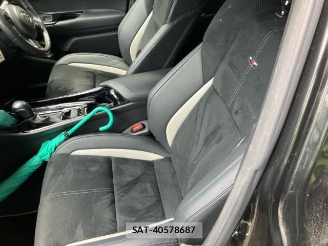 Toyota C-HR 2019-12 6903184-7