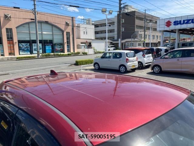 Toyota C-HR 2018-01 6903222-8