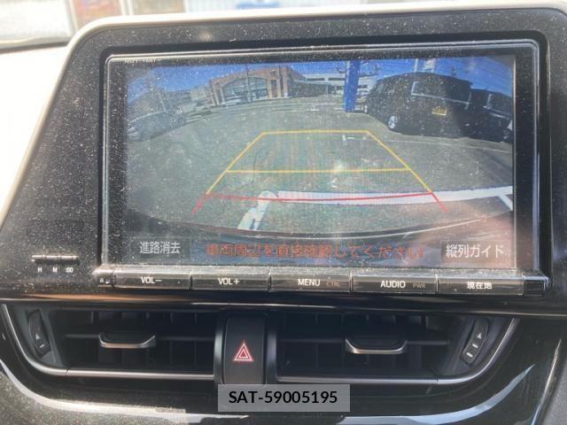 Toyota C-HR 2018-01 6903222-17
