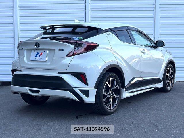 Toyota C-HR 2019-09 6903191-14