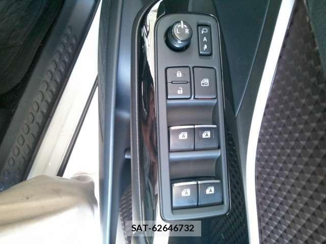 Toyota C-HR 2018-06 6903201-17