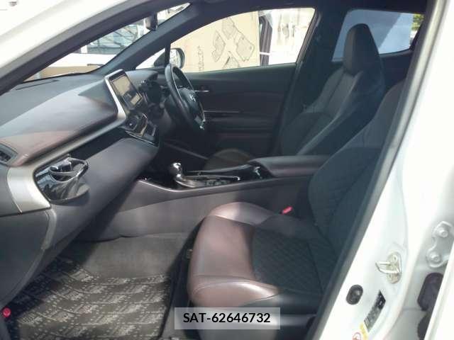 Toyota C-HR 2018-06 6903201-21