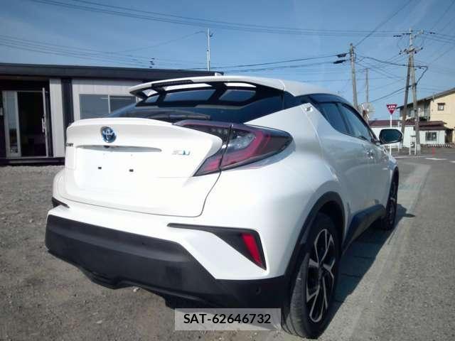 Toyota C-HR 2018-06 6903201-3