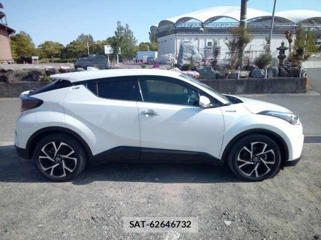 Toyota C-HR 2018-06 6903201-5