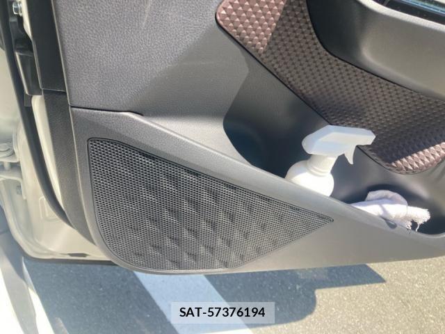 Toyota C-HR 2019-08 6903178-16