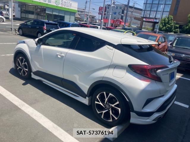 Toyota C-HR 2019-08 6903178-2
