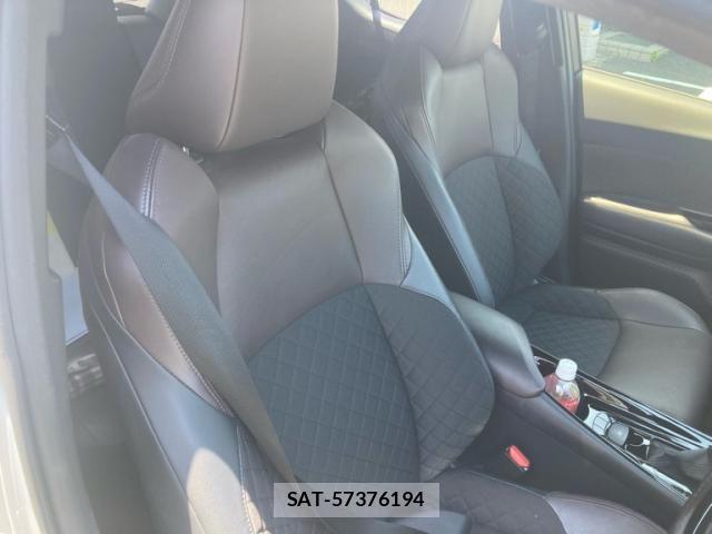 Toyota C-HR 2019-08 6903178-6