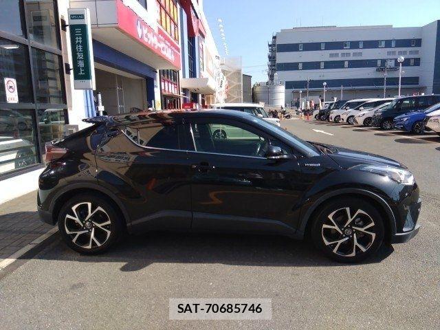 Toyota C-HR 2017-05 6903205-9