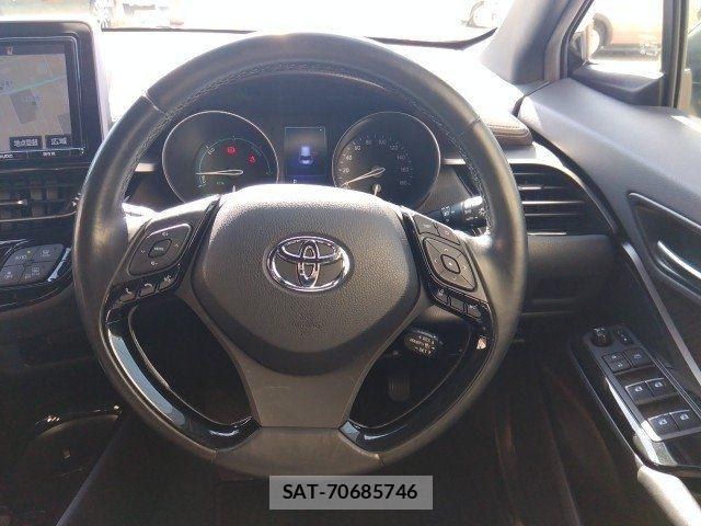 Toyota C-HR 2017-05 6903205-10