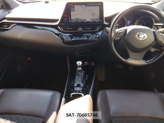 Toyota C-HR 2017-05 6903205-11