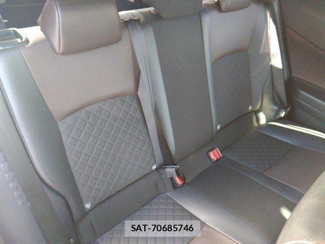 Toyota C-HR 2017-05 6903205-14