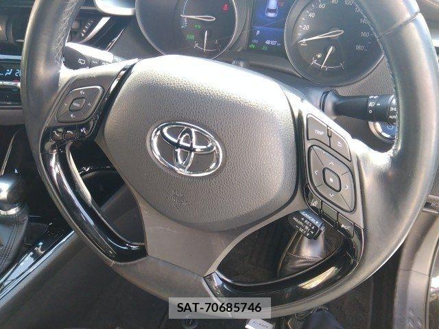 Toyota C-HR 2017-05 6903205-17