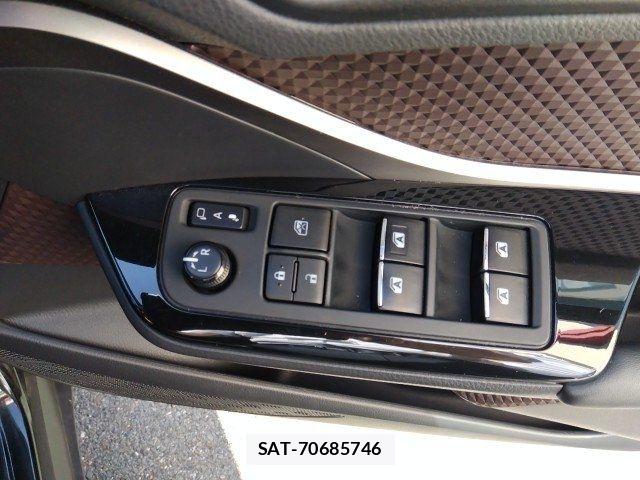 Toyota C-HR 2017-05 6903205-22