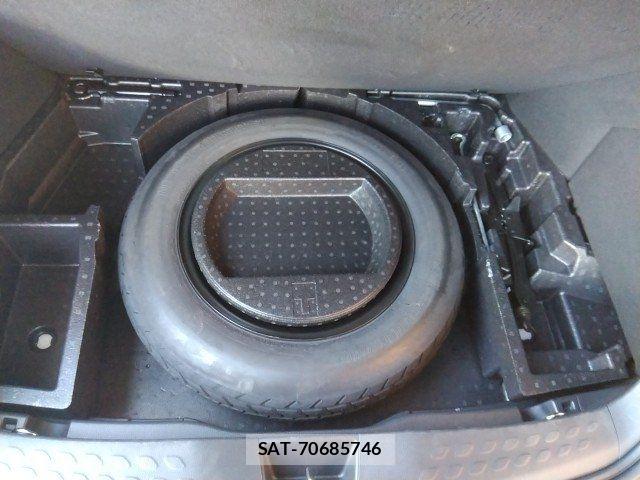 Toyota C-HR 2017-05 6903205-26