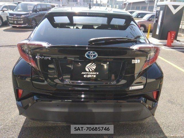 Toyota C-HR 2017-05 6903205-7
