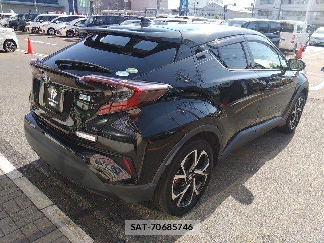 Toyota C-HR 2017-05 6903205-8