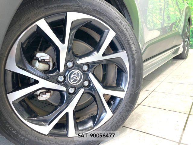 Toyota C-HR 2018-03 6903188-12