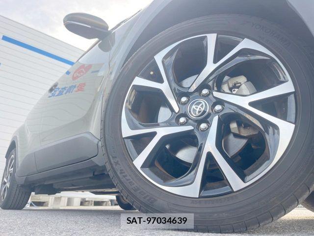 Toyota C-HR 2019-11 6903183-13
