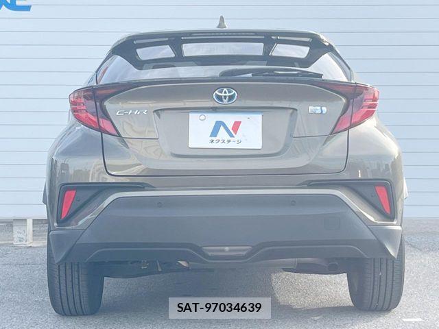 Toyota C-HR 2019-11 6903183-15