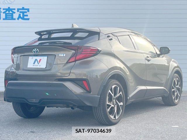 Toyota C-HR 2019-11 6903183-17