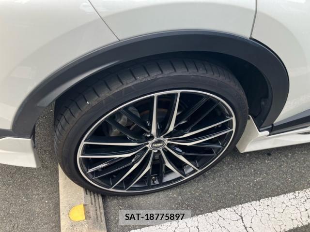 Toyota C-HR 2021-07 6903182-10