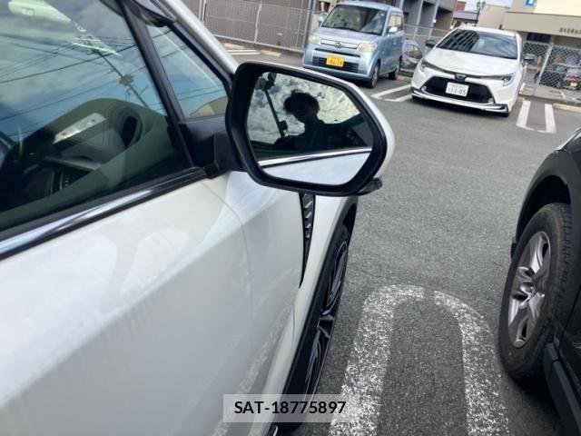 Toyota C-HR 2021-07 6903182-11