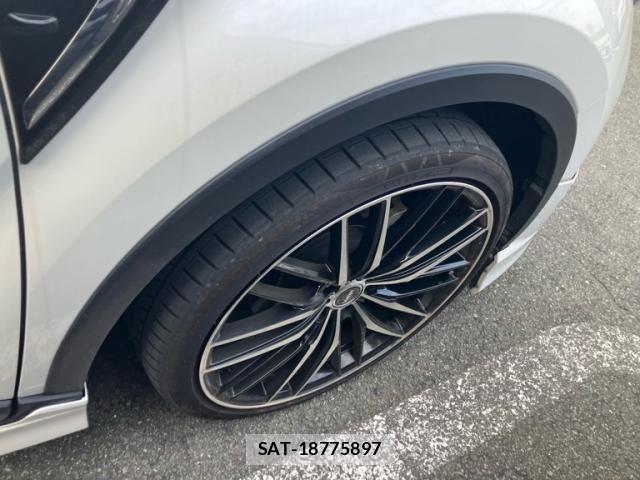 Toyota C-HR 2021-07 6903182-12
