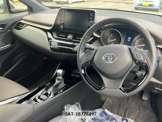 Toyota C-HR 2021-07 6903182-14