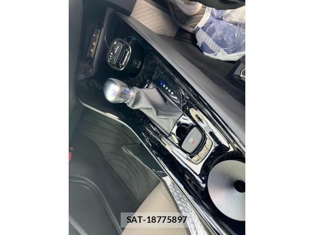 Toyota C-HR 2021-07 6903182-17