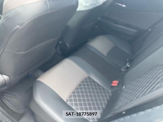 Toyota C-HR 2021-07 6903182-6