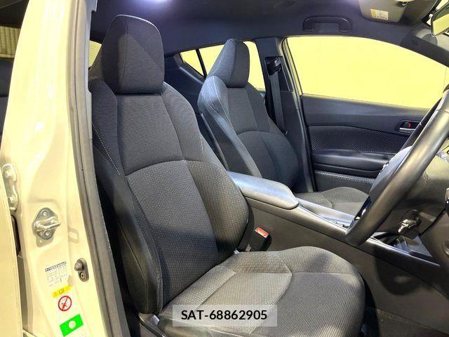 Toyota C-HR 2018-07 6903203-10