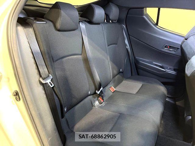 Toyota C-HR 2018-07 6903203-11