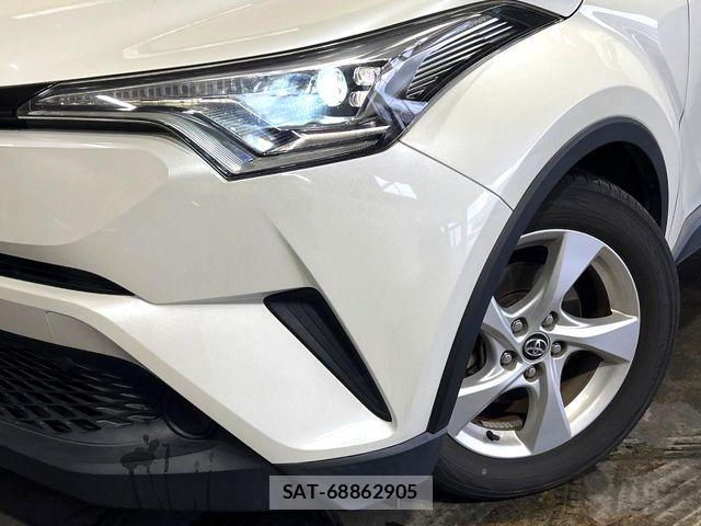 Toyota C-HR 2018-07 6903203-15