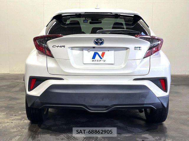 Toyota C-HR 2018-07 6903203-17