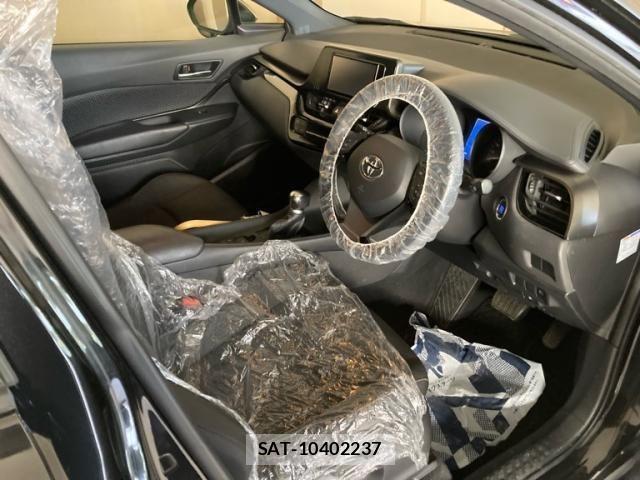 Toyota C-HR 2019-03 6903187-13