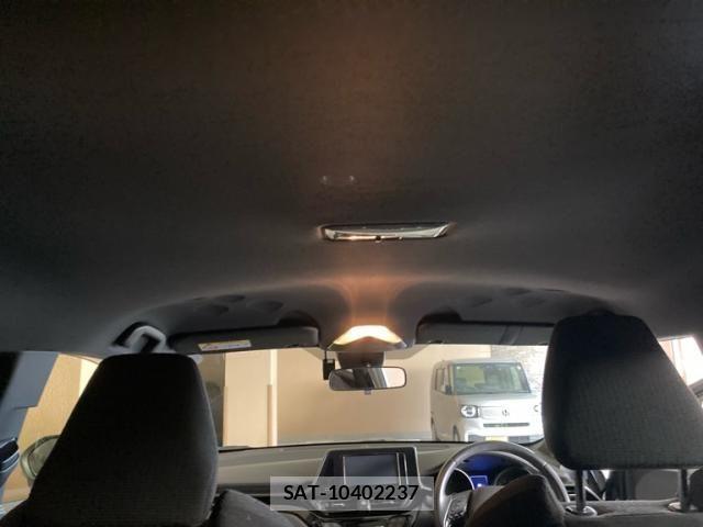 Toyota C-HR 2019-03 6903187-17