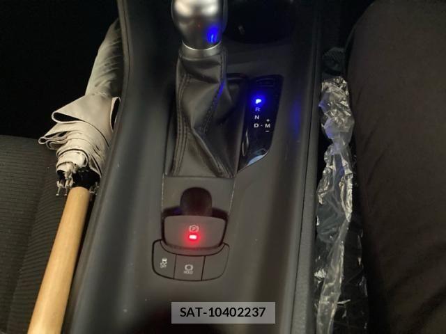 Toyota C-HR 2019-03 6903187-25